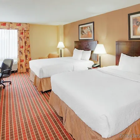 La Quinta Inn & Suites Pittsburgh North